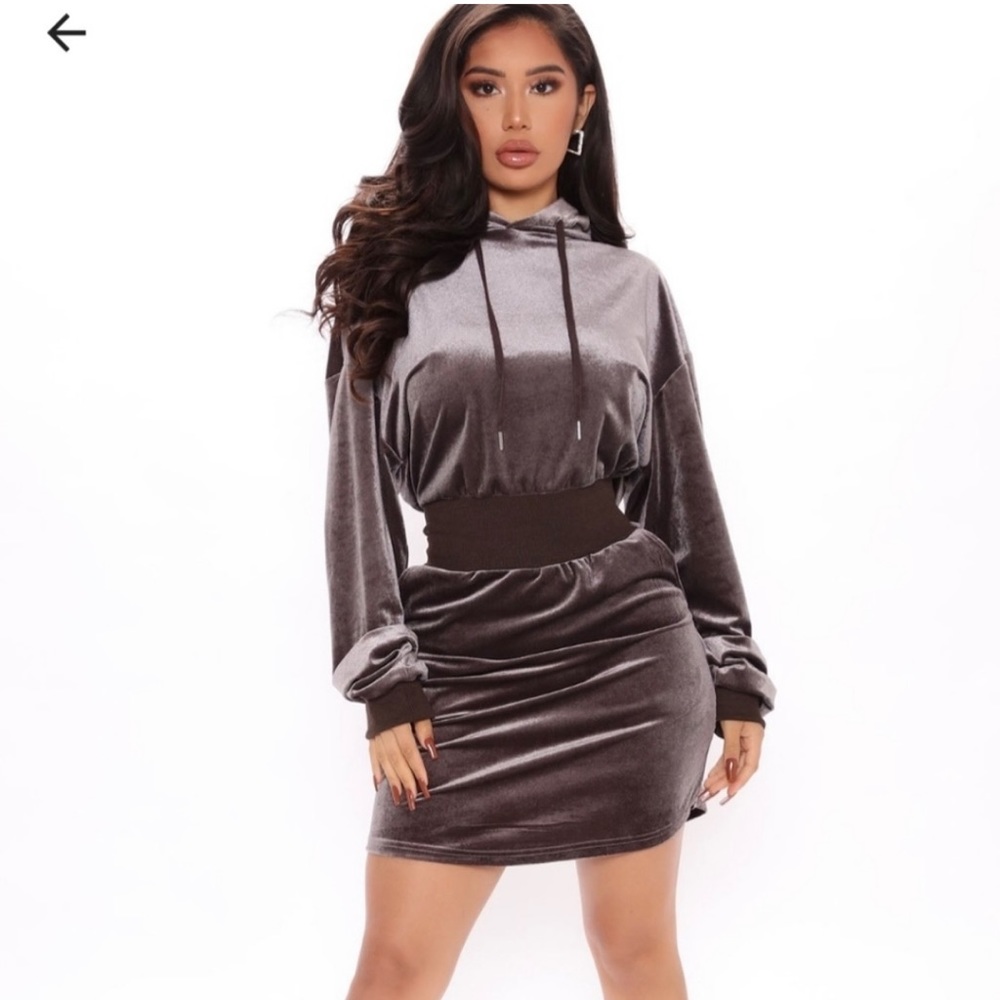 Women’s velvet sweatshirt dress w/hood, charcoal color, new extra small